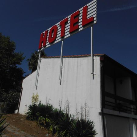 Hotel Alameda อัลแบร์กาเรีย-อา-แวญา ภายนอก รูปภาพ