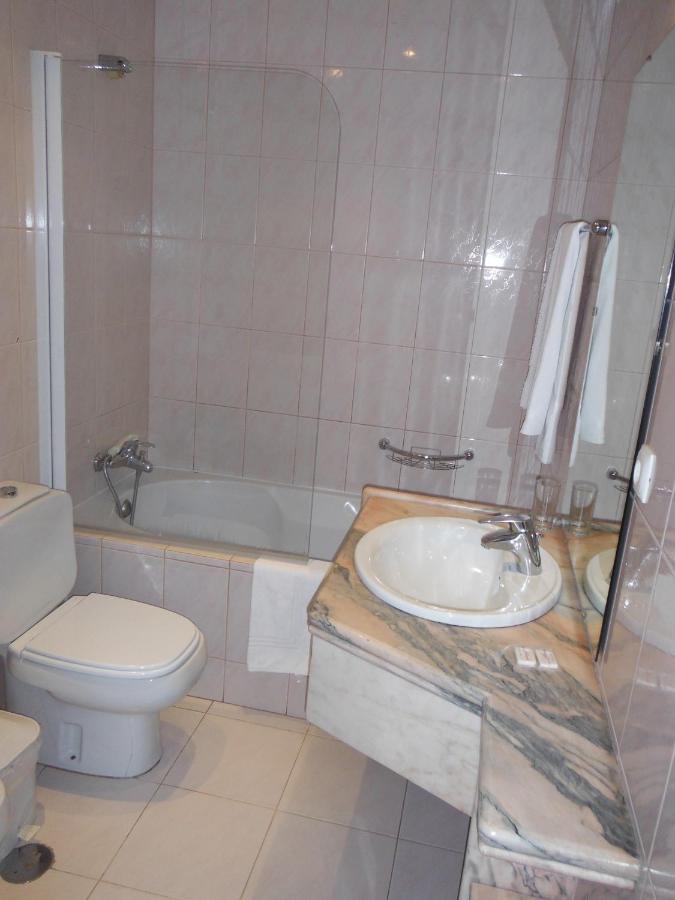 Hotel Alameda อัลแบร์กาเรีย-อา-แวญา ภายนอก รูปภาพ