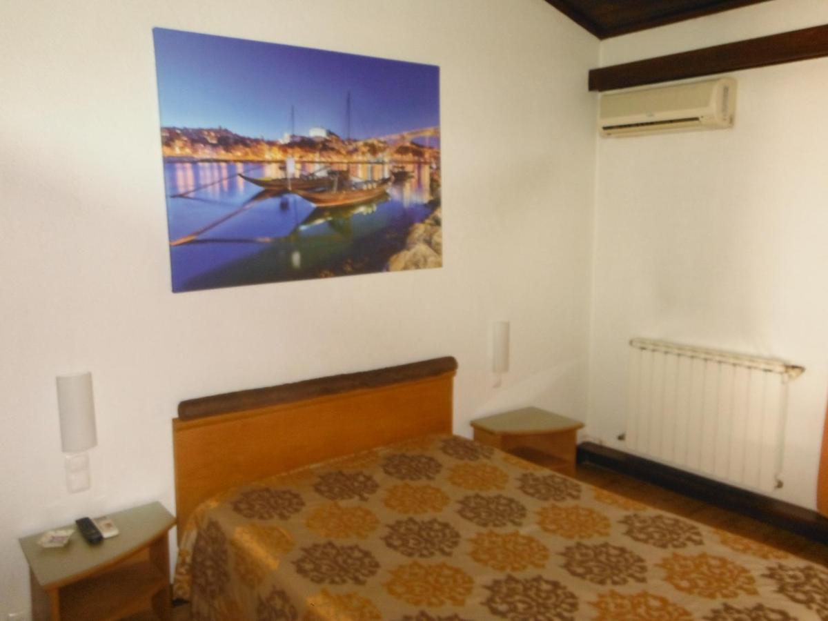 Hotel Alameda อัลแบร์กาเรีย-อา-แวญา ภายนอก รูปภาพ